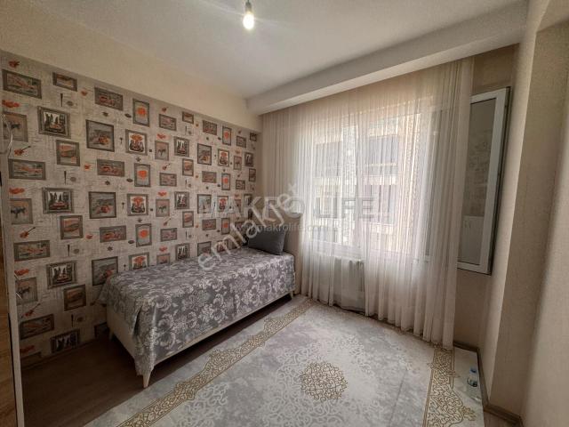 Bağcıların En Güzel Caddesinde 3+1 Orta Kat Daire