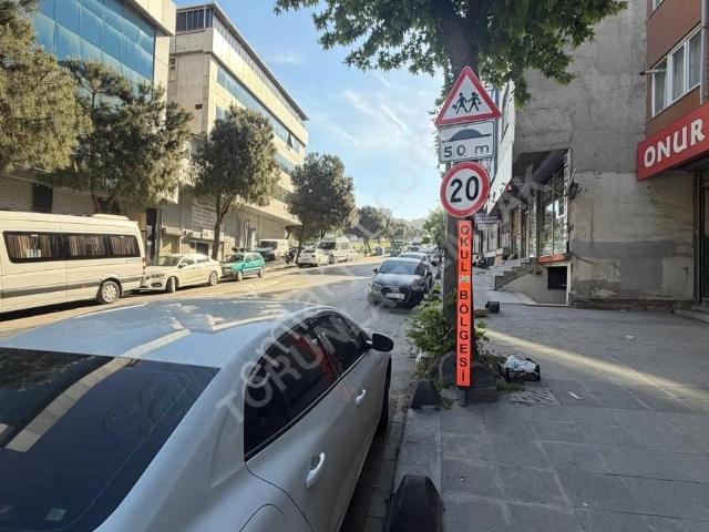 Bağcılar'da Kiralık Depolu, Çift Katlı 110m² Cadde Üzeri İşyeri