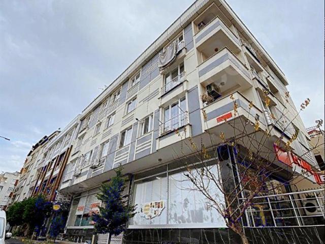 BAĞCILAR MEYDANA YAKIN BUTİK SİTEDE BAKIMLI 2+1 DAİRE