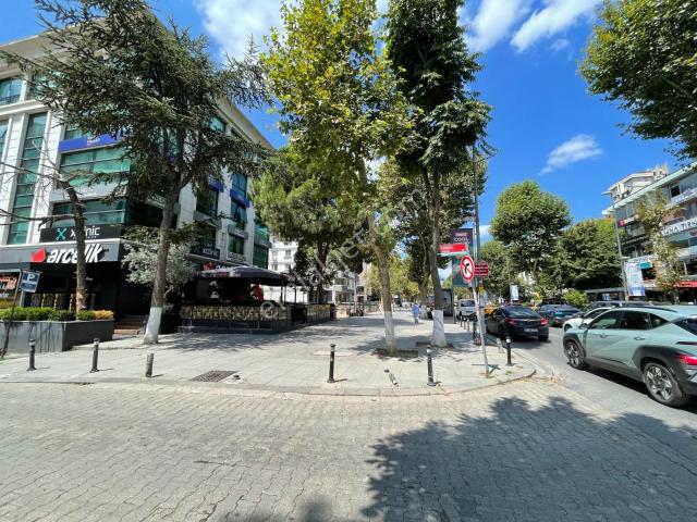 Bağdat Cad.üzeri 2014 Yapımı İskanlı Jeneratörlü 4.kat Satılık Ofis