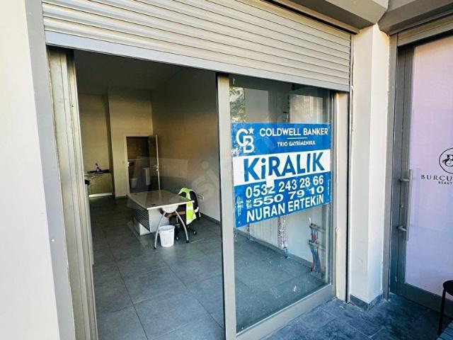 BAĞDAT CADDESİ ÜZERİ BİNADA YAN CEPHEDE SIFIR 28M2 BACALI DÜKKAN