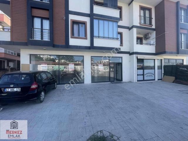 Başiskele Barbaros Mahallesinde Kiralık Dükkan