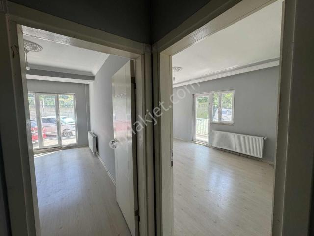 Başiskele Barbaros Mahallesinde 2+1 Giriş Kat Kiralık Daire