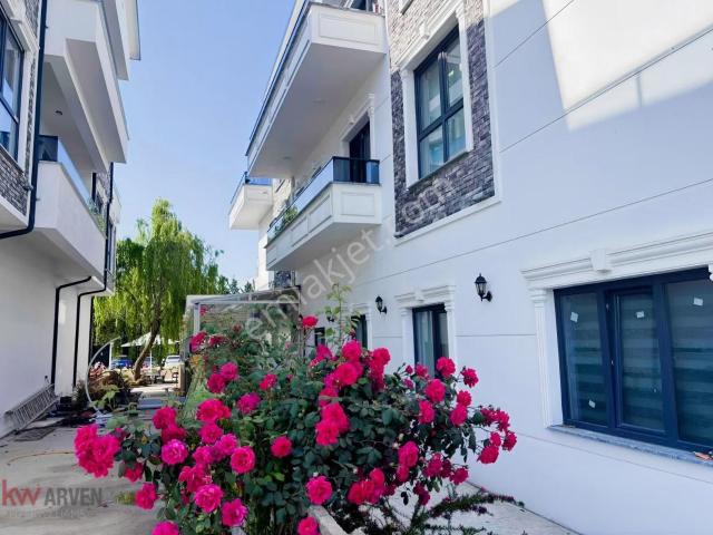 Başiskele Sahil Kenarı Kiralık 3+1 Çatı Dubleks Daire