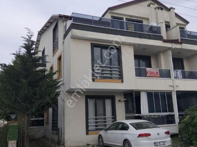 Başiskele Seymen'de İçi Sıfır Yapılı 3+1 Ters Dublex Kiralık