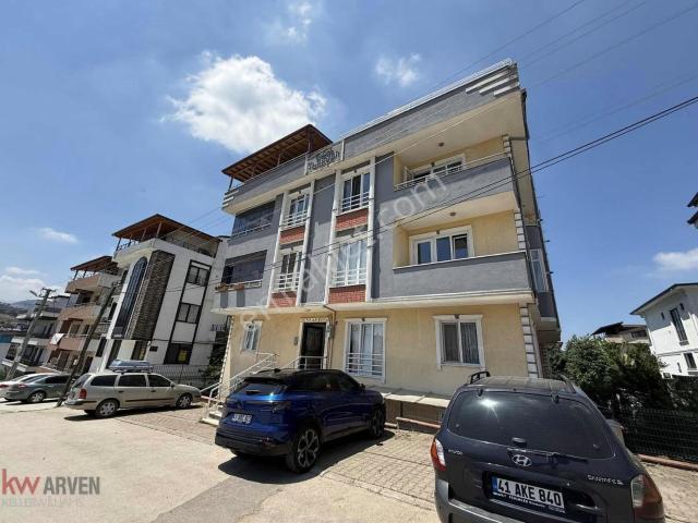 Başiskele Yeşilyurt Mah. Kiralık Çatı Dubleks 3+1 Daire