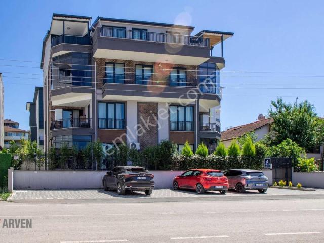Başiskele Yeşilyurt Mahallesinde Satılık Geniş 2+1 Arakat Daire