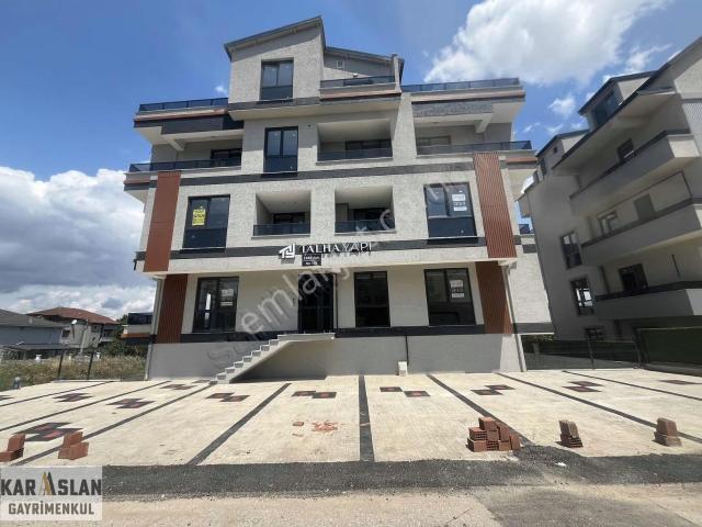 Başiskele Yeşilyurt'da Ebevyn Banyolu 3+1 Satılık Bahçe Dubleks