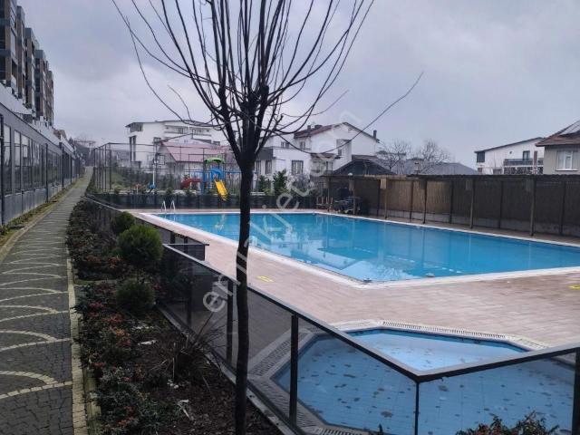 Başiskele Yuvacık Supark Megaron Sitesi'nde 3+1 Bahçe Dubleks