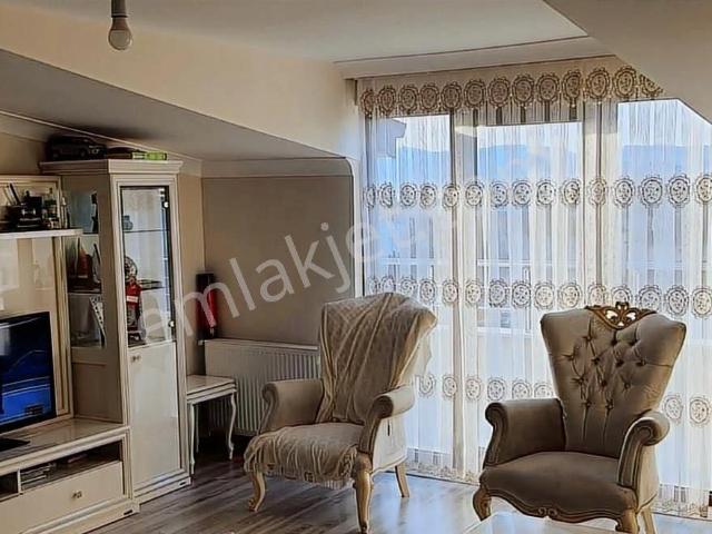 Başiskelede Merkezi Lokasyon Deniz Manzaralı Ters Dubleks