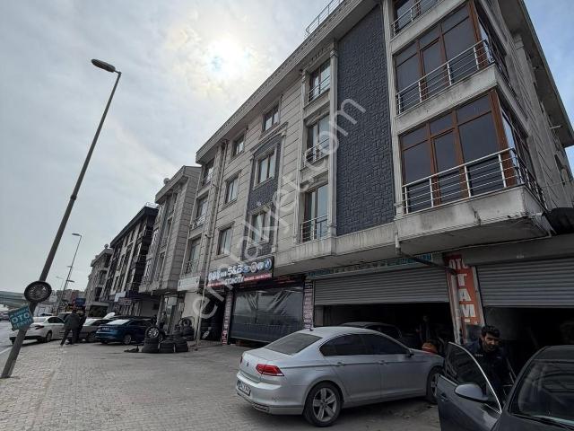 Başkent Yapı'dan Cadde Üzeri Teraslı 3+1 Kiralık Dubleks