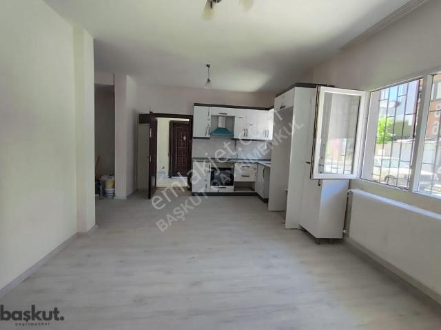 Başkut'tan Bayraklı yamanlar'da Kiralık 2+1 Daire