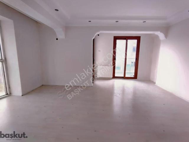 Başkut'tan Örnekköy Mah.'da Kiralık 2+1 Daire