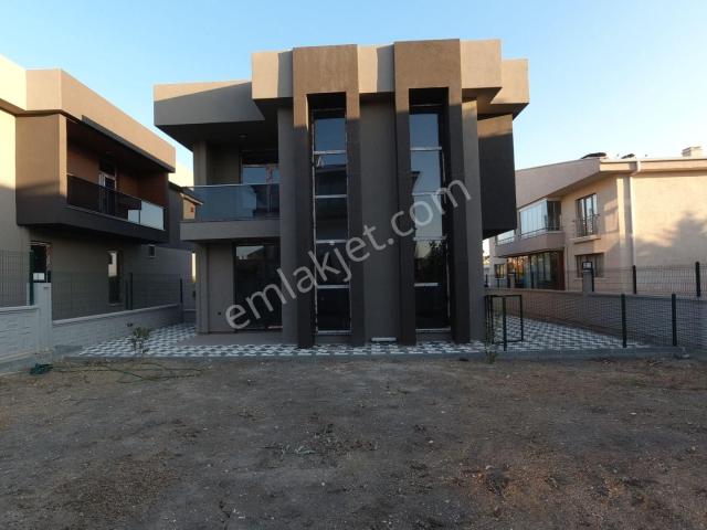 Bağlıca İkide İskanlı Krediye Uygun Akıllı Villa Takasa Uygun