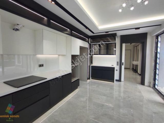 Bağlıca'ya Komşu Alsancak Mah. De Emsalsiz Güzellikte 4+1 Villa