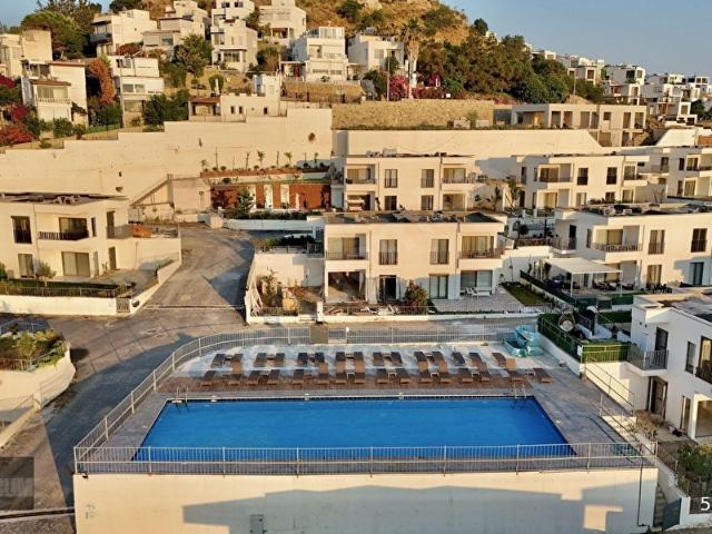 Bağla Ortakent Evlerinde Sıfır Eşyalı Deniz Manzaralı Bahçe Katı 2+1 Daire