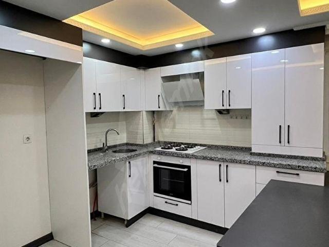Bağlar Cadde Üzeri Kolej Metro Yakını Yerden Isıtmalı 2+1 Daire