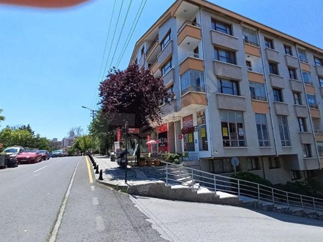 BAĞLAR CADDESİ ÜZERİNDE WCBANYO MEVCUT,BAHÇE KULLANIMLI,BACALI,OTOPARKLI EMSALSİZ KİRALIK DÜKKAN