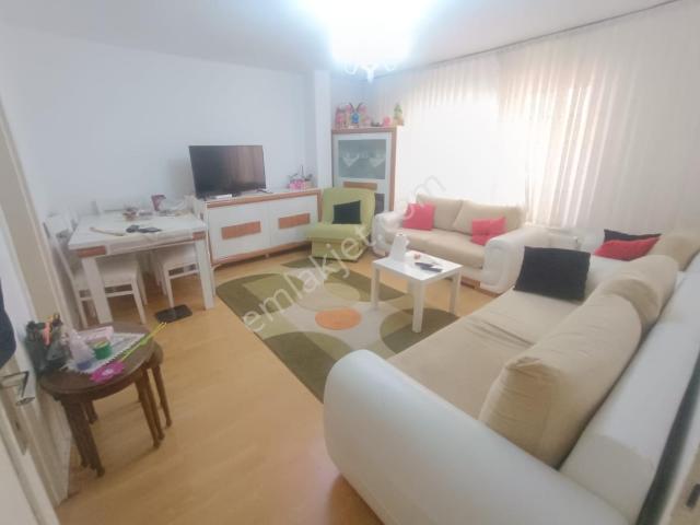 Bağlar Caddesi Kolej Yanı Kızılaya 10 Dak Mesafede 3+1 Daire