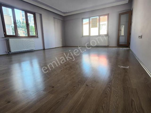 Bağlaraltı Mahallesinde 3+1 150 M2 Geniş Ferah Satılık Daire