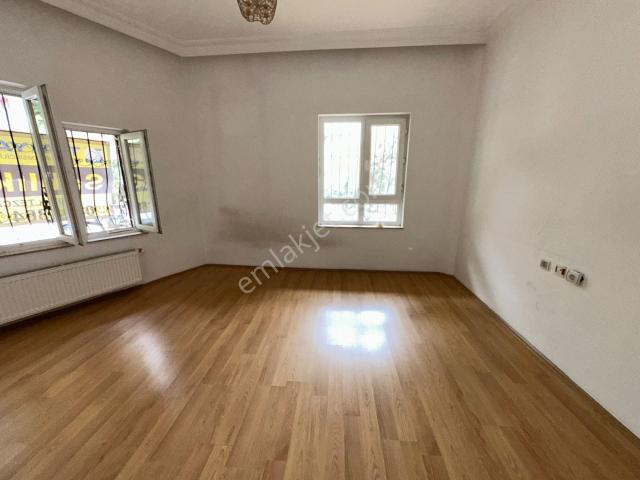 Bağlarbaşı Mah 431 Cad 2+1 85m2 Bağımsız Salon Yüksek Giriş