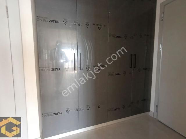 Bağlarbaşı'nda Ankara Manzaralı Yapılı 3+1 Kiralık Site Dairesi
