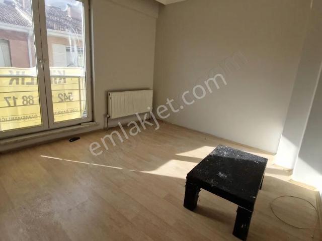 Bağlarda 1+1 Eşyasız Kiralık Daire