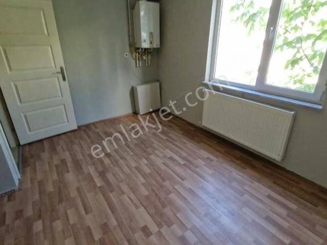 Bağlarda Yatırımlık 1+1 Ara Kat Daire