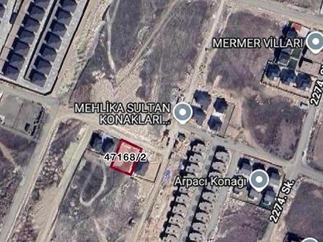 BAĞLICA DA CADDEYE CEPHE YATIRIMA UYGUN 154 M2 KONUT ARSASI