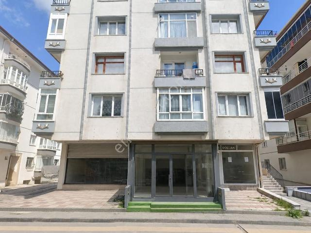 Bağlumda Ana Cadde Üzerinde İskanlı E.banyolu 4+1 Satılık Daire