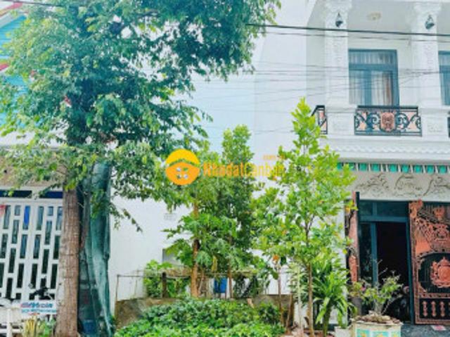 Bá.n nền 3x đường d33 kế cổng bv đh nam cần thơ kdc hồng loan 6a vị trí kế cổng bv đh nam cần