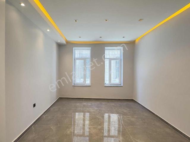 Başoku'dan Kapalı Çarşı Yanı Full Yapılı Kiralık 1+1 Ofis Katı