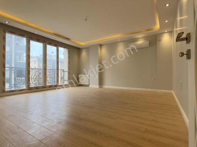 Başokur'dan Bahçelievler Şirinevler,de Satılık Lüx 3+1 Daire