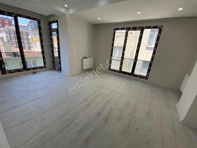 Başokur'dan Küçükçekmece Cumhuriyet Mh. Satılık 4+2 Dubleks