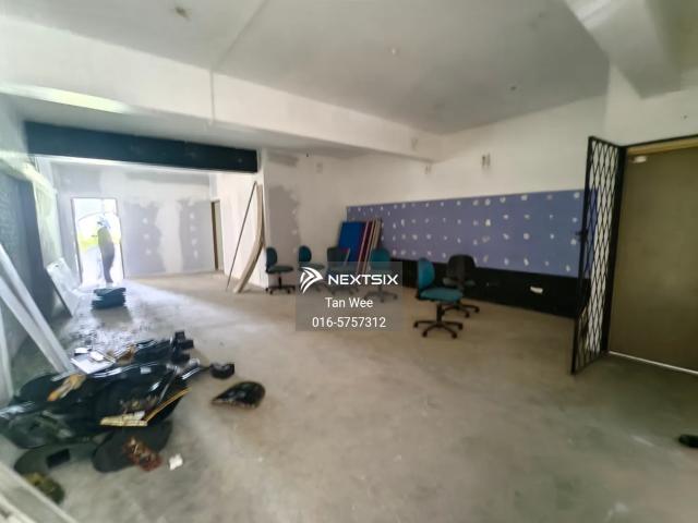 Banting 2 Storey Shop Lot For Sale @ Bandar Sungai Emas
