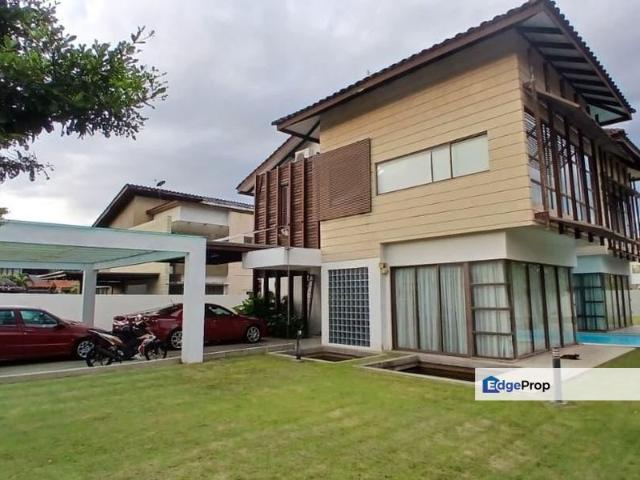 Banyan Close