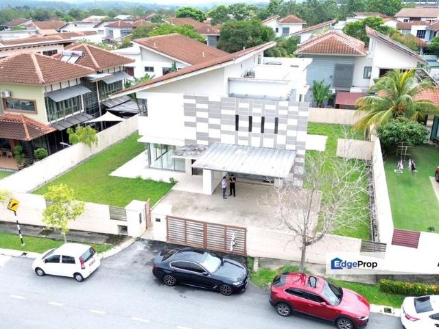 Banyan Close