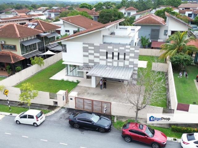 Banyan Close