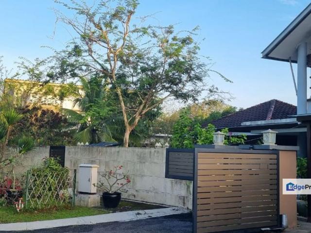 Banyan Close
