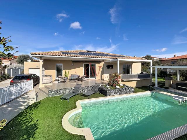 BANYULS DELS ASPRES Villa de plain pied en 4 faces