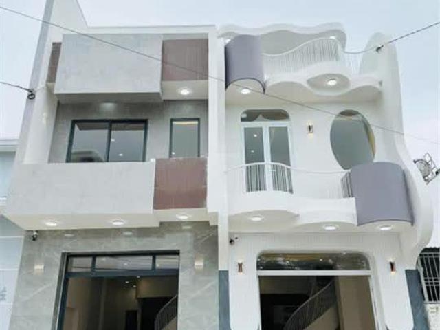 Bán 2 căn nhà đẹp 3 tầng mới xây Mt Triệu Quang Phục. Full nội thất cách biển chỉ 600m