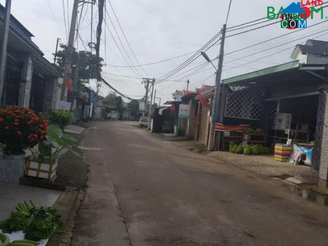 Bán căn nhà 325m2 SHR thổ cư MẶT TIỀN đường Nguyễn Văn Tiên p. Tân Phong