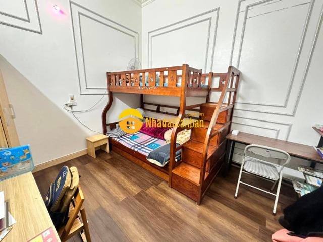 Bán căn nhà 3 tầng kinh doanh mặt đường tôn thất tùng, liên bảo, vĩnh yên. Lh 0986934
