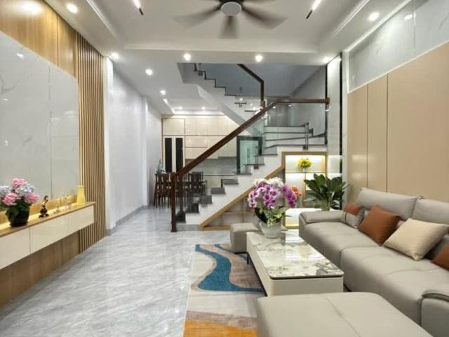 Bán căn nhà 3 tầng ngõ đường Hoàng Quốc Việt, ph Thanh Bình, TP HD, 47m2, mt 4.5m, 3 ngủ