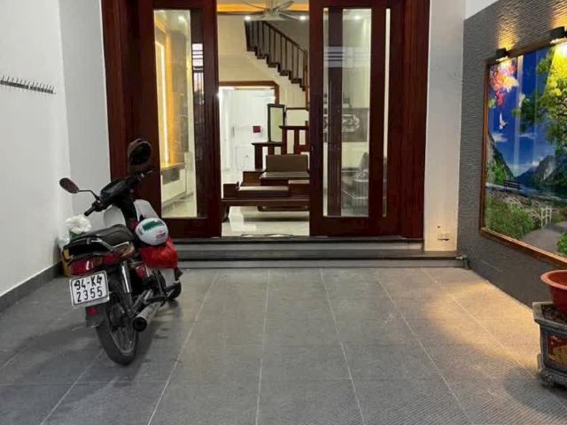 Bán căn nhà 3 tầng ngõ phố Bình Lộc, ph Tân Bình, TP HD, 80m2, 3 ngủ, sân cổng, chỉ 3.6x tỷ