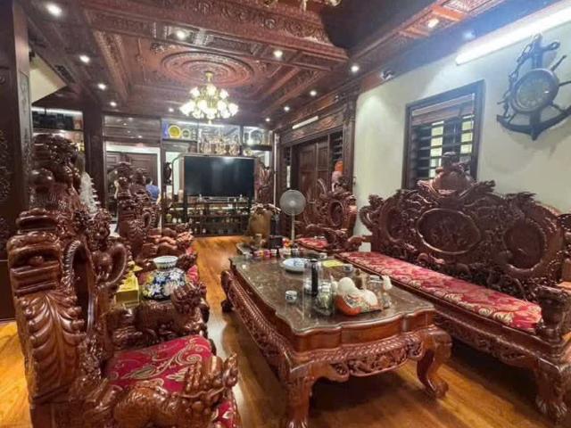 Bán căn biệt thự mặt phố Ecopark Hải Dương, TP HD, 200m2, nội thất full gỗ, mặt tiền 10m