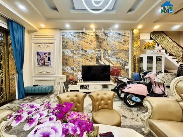 Bán Căn Góc Nguyễn Tri Phương, Q. 10, Hệ Thống Điện Mặt Trời, 94M2, 4 Tầng, Giá 17 Tỷ. Lh