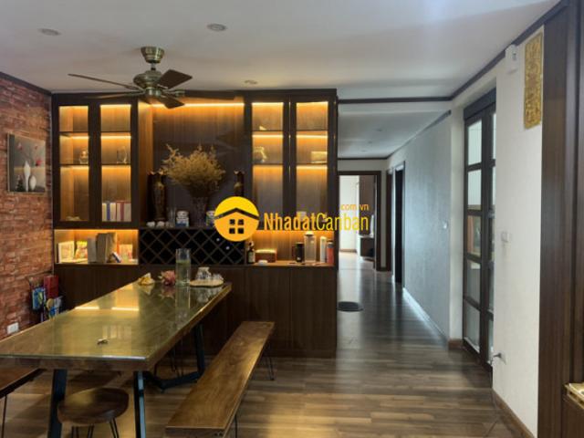 Bán căn hộ cao cấp 80m2 tầng cao sẵn nội thất cơ bản chung cư goldmark city hồ tùng mậu