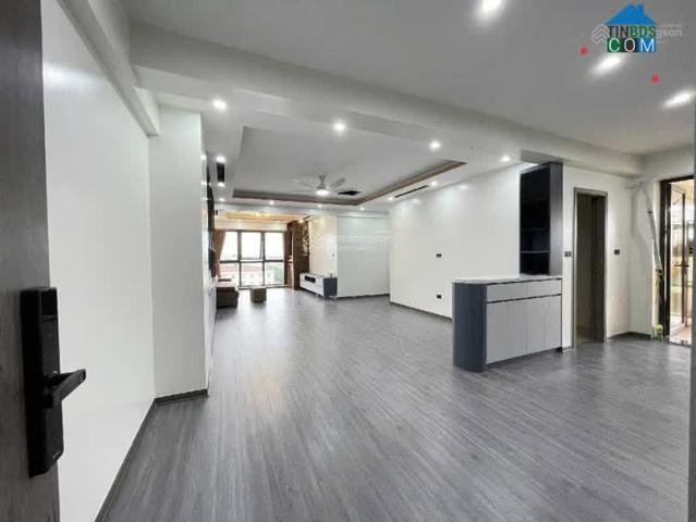 Bán căn hộ chung cư Việt Hưng Long Biên DT130m2 giá 5 tỷ 66 lô góc view đẹp nội thất xịn sò ở sướng