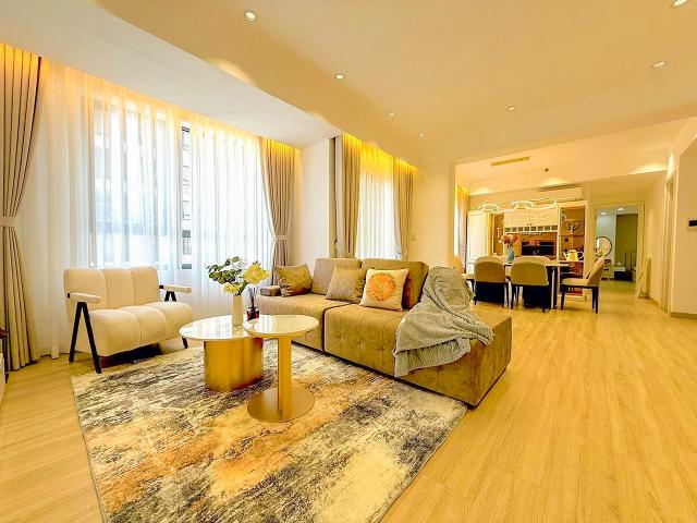 Bán Căn hộ ghép tại Masteri Thảo Điền tầng cao view đẹp gồm 3 phòng ngủ với diện tích 142m2